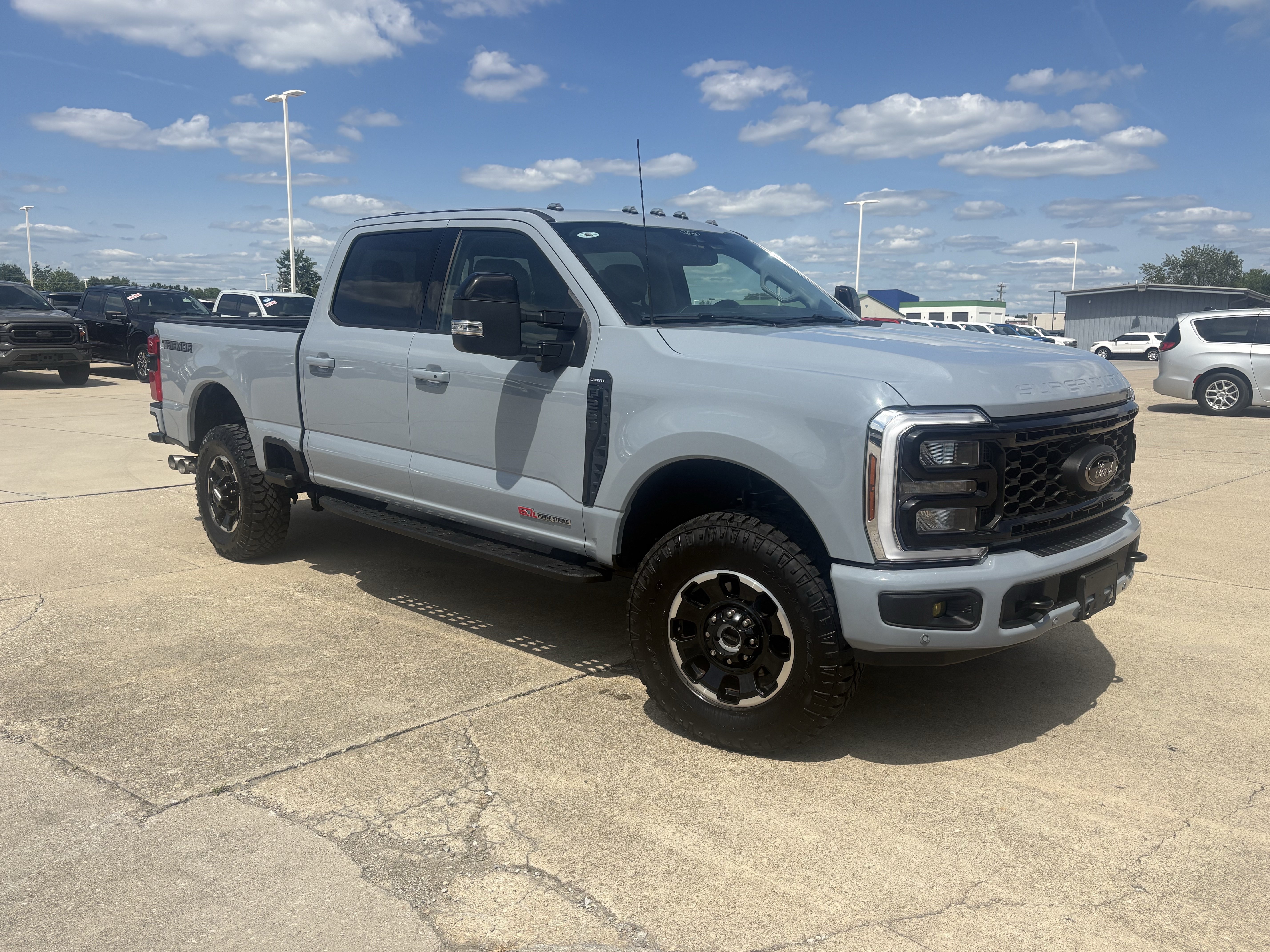 Used 2026 Ford F250 Lariat w/ Tremor Off-Road Package AWD/4WD image 2