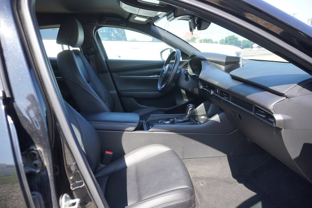 Used 2024 MAZDA MAZDA3 s FWD image 9