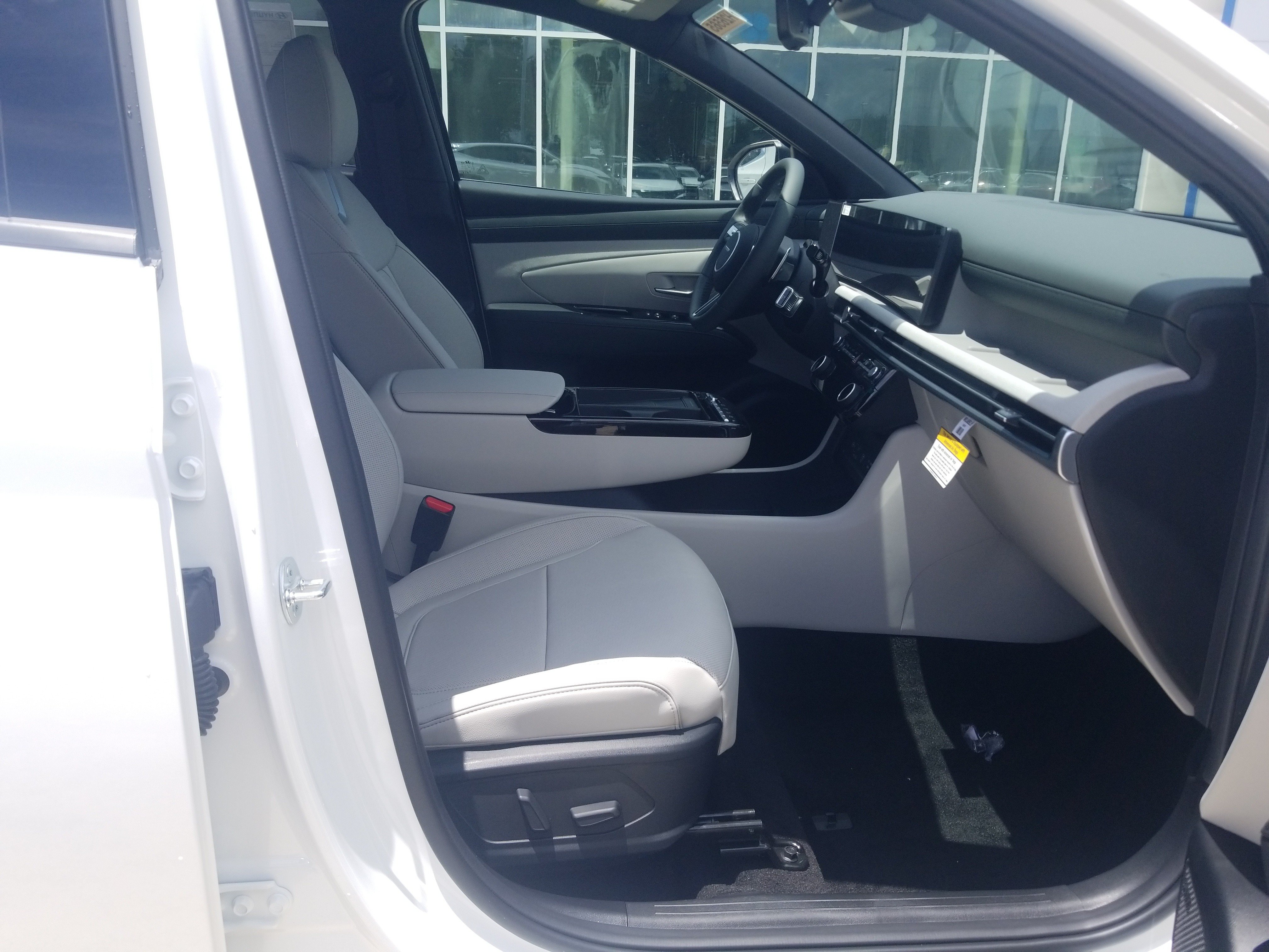 New 2026 Hyundai Tucson Limited FWD image 17