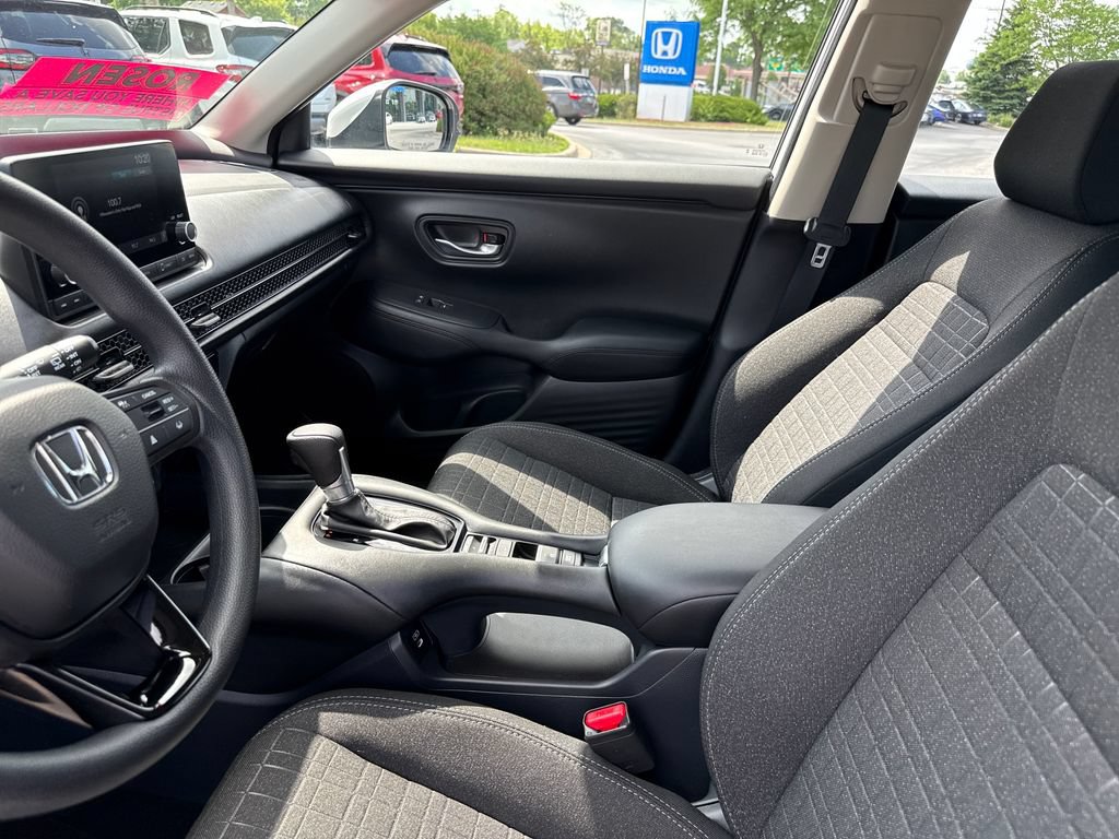 Certified 2025 Honda HR-V LX image 13