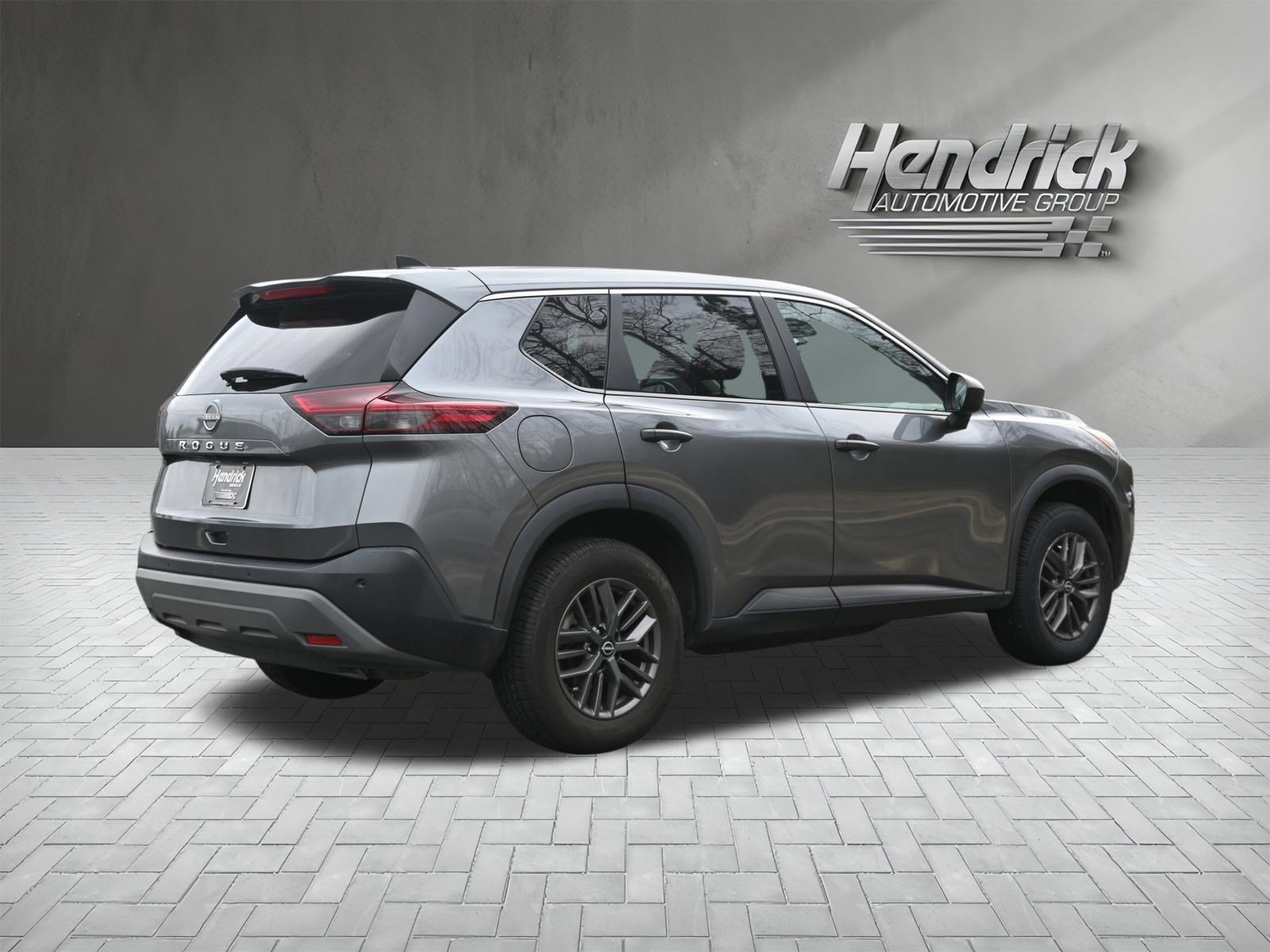 Used 2023 Nissan Rogue S image 9