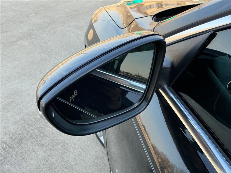 Used 2016 Volkswagen Passat 1.8T w/ Lighting Package image 13