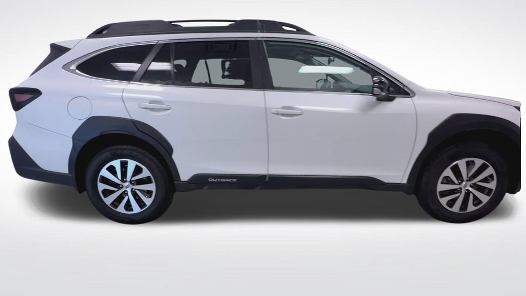 Used 2024 Subaru Outback Premium AWD/4WD image 9