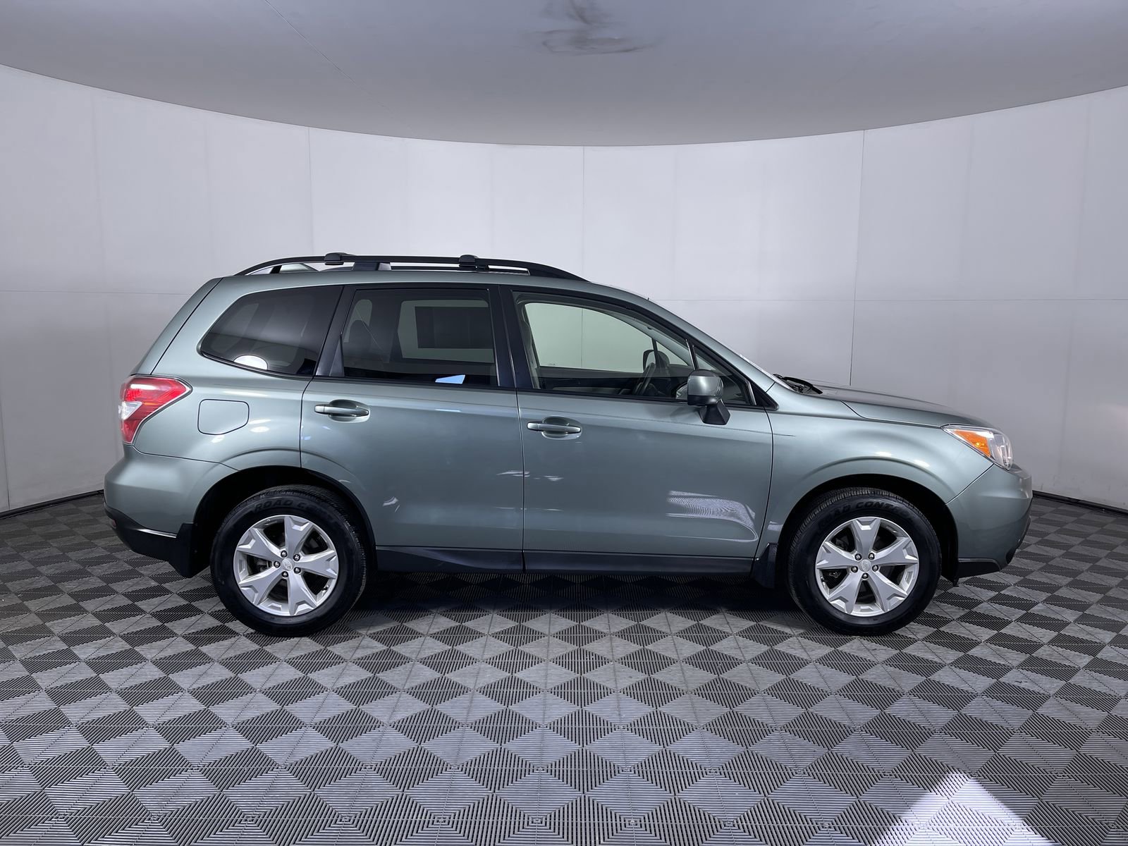Used 2016 Subaru Forester 2.5i Premium AWD/4WD image 10