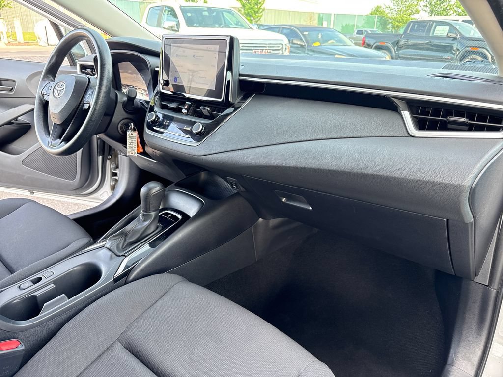 Used 2024 Toyota Corolla LE FWD image 33