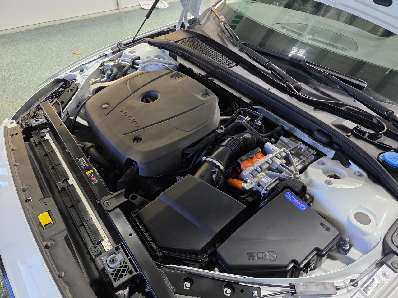 Used 2023 Volvo S60 T8 Plus AWD/4WD image 36