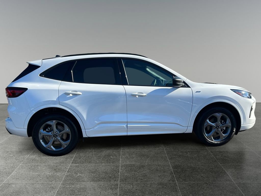Used 2023 Ford Escape ST-Line w/ Tech Pack #1 image 9