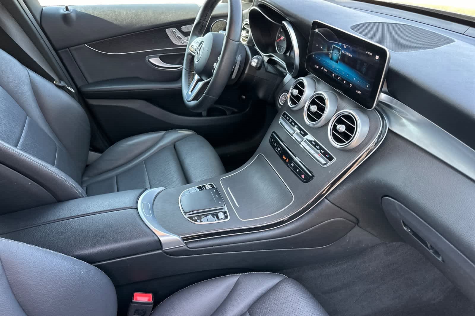 Used 2022 Mercedes-Benz GLC 300 image 17