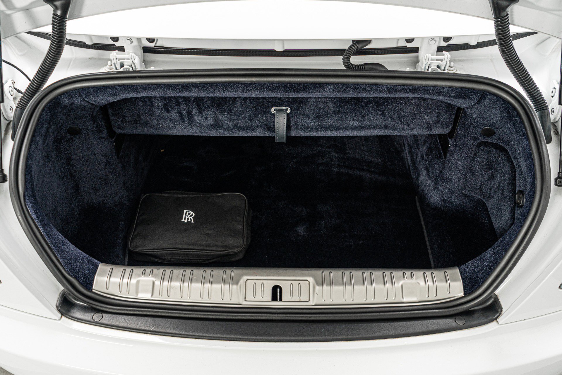 Used 2019 Rolls-Royce Dawn image 19