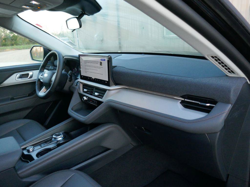 New 2026 Ford Explorer Active image 12