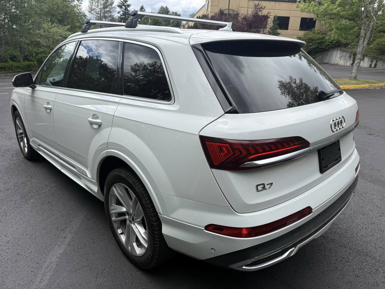 Used 2020 Audi Q7 3.0T Premium Plus AWD/4WD image 3