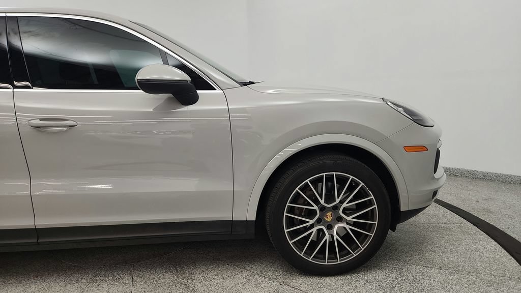 Used 2022 Porsche Cayenne Platinum Edition AWD/4WD image 16