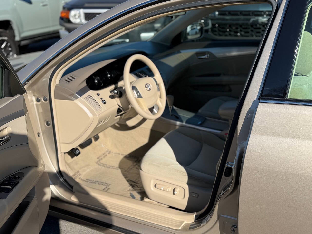 Used 2007 Toyota Avalon Limited image 60