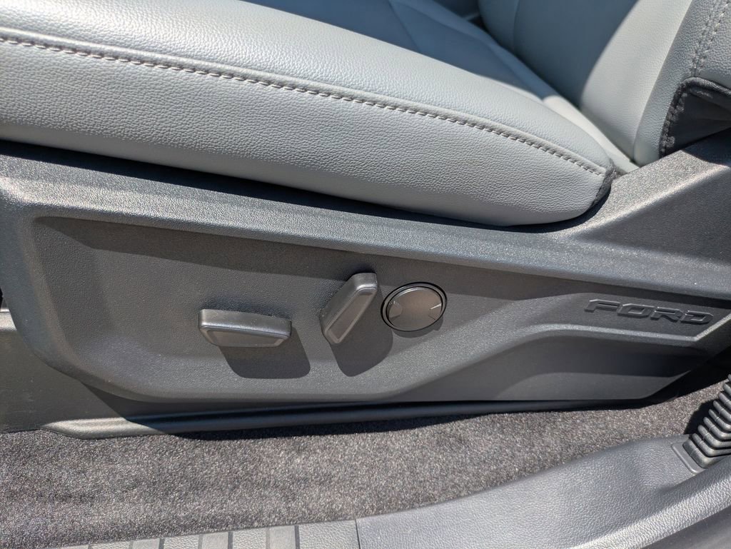 New 2025 Ford F150 Lightning Flash AWD/4WD image 11