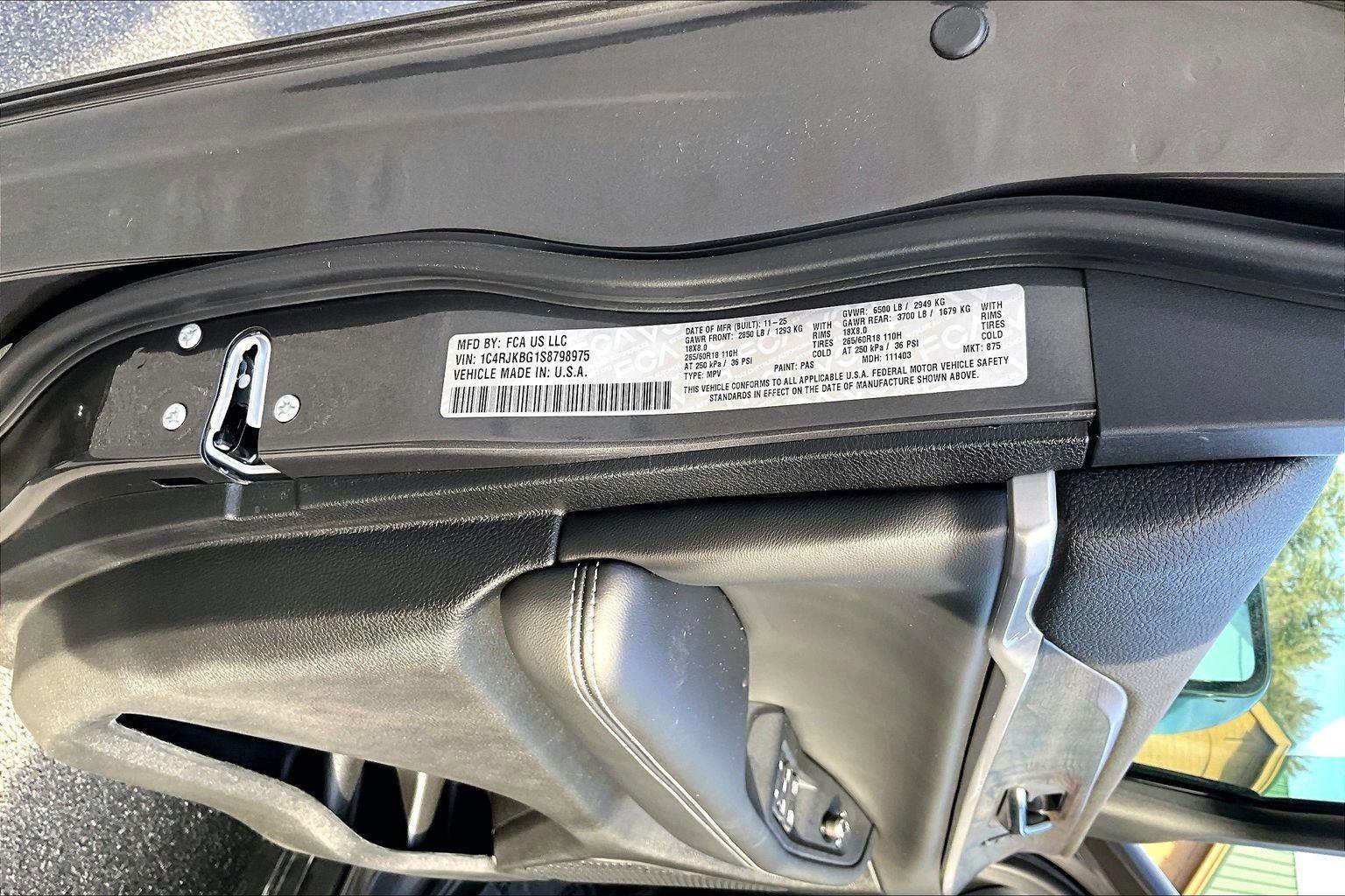 New 2025 Jeep Grand Cherokee L Limited image 14