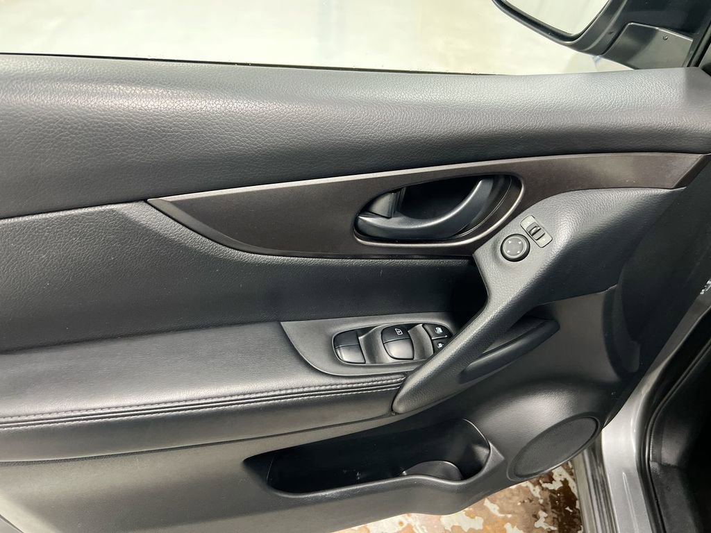 Used 2021 Nissan Rogue Sport S image 20