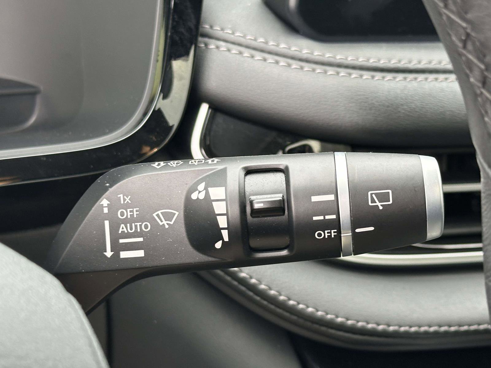 Used 2025 INFINITI QX60 Luxe image 26