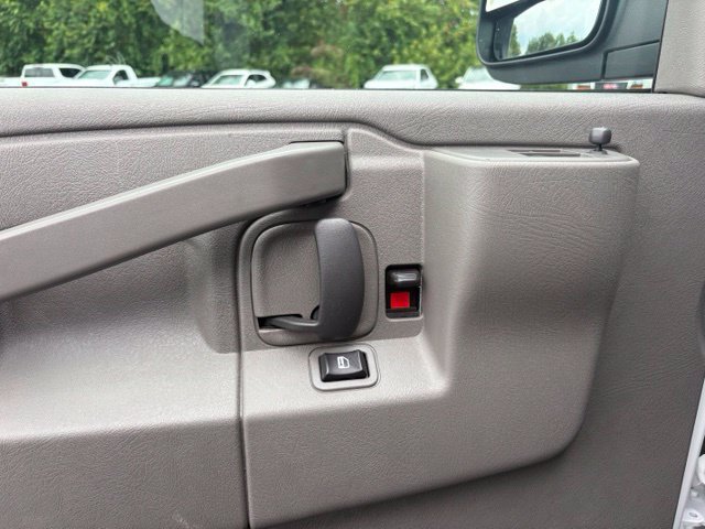 Used 2025 Chevrolet Express 2500 w/ Driver Convenience Package RWD image 27