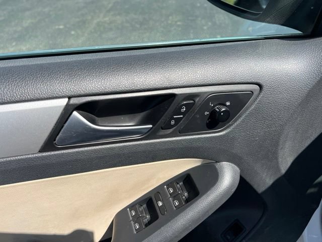 Used 2012 Volkswagen Jetta SEL FWD image 23