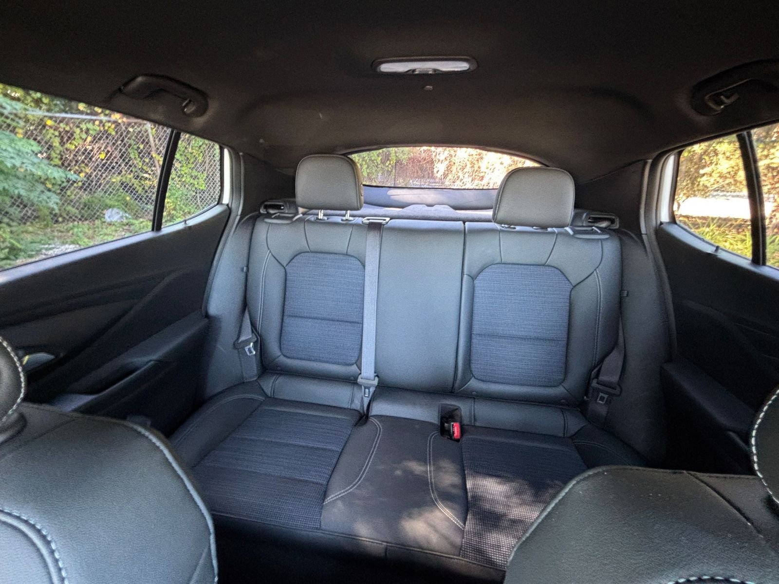 Used 2025 Buick Envista Preferred image 38