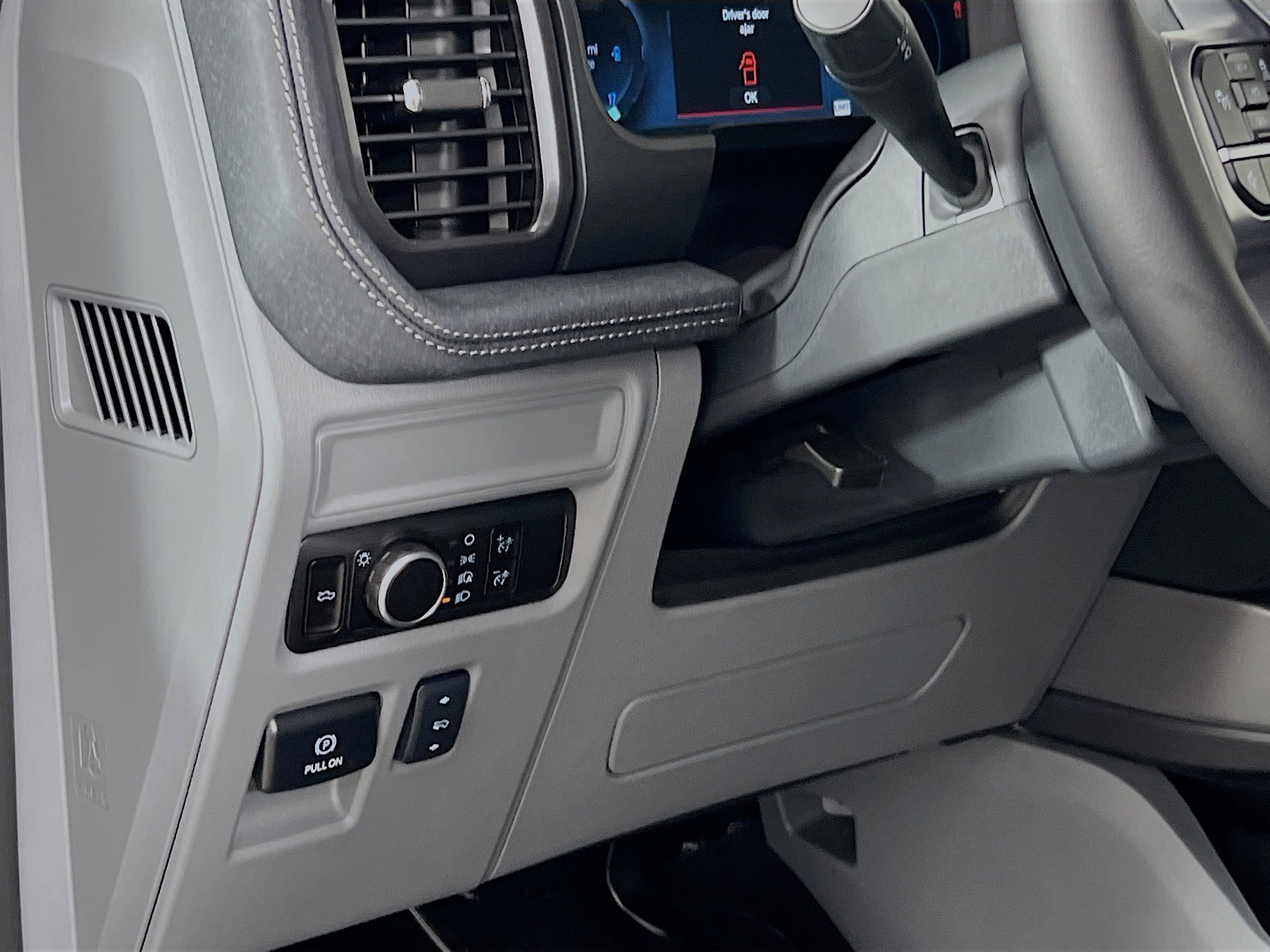 Used 2025 Ford F150 Lightning Flash image 10