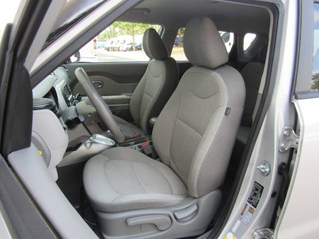 Used 2017 Kia Soul EV-e FWD image 13