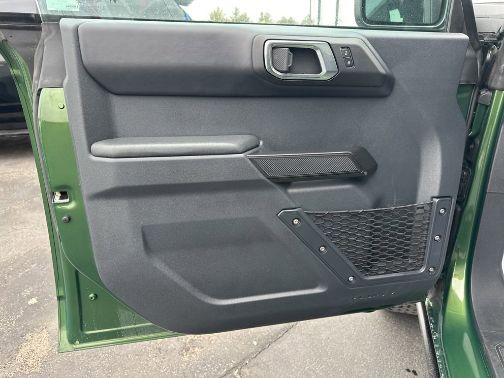 Used 2025 Ford Bronco Badlands image 21