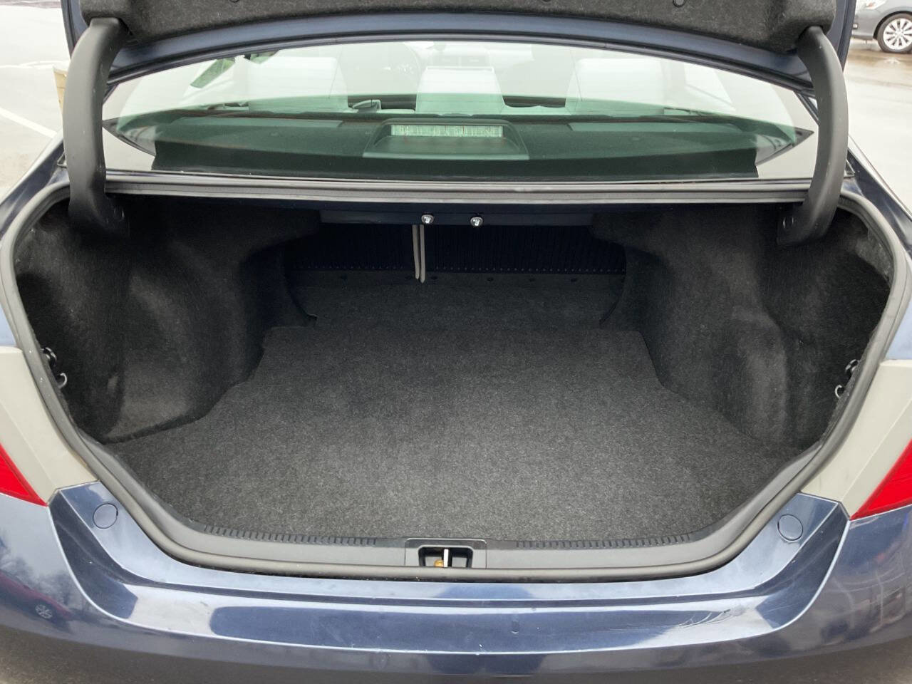 Used 2016 Toyota Camry LE image 29