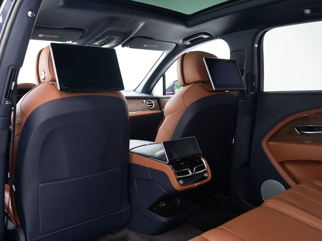 Certified 2023 Bentley Bentayga Extended Wheelbase AWD/4WD image 23