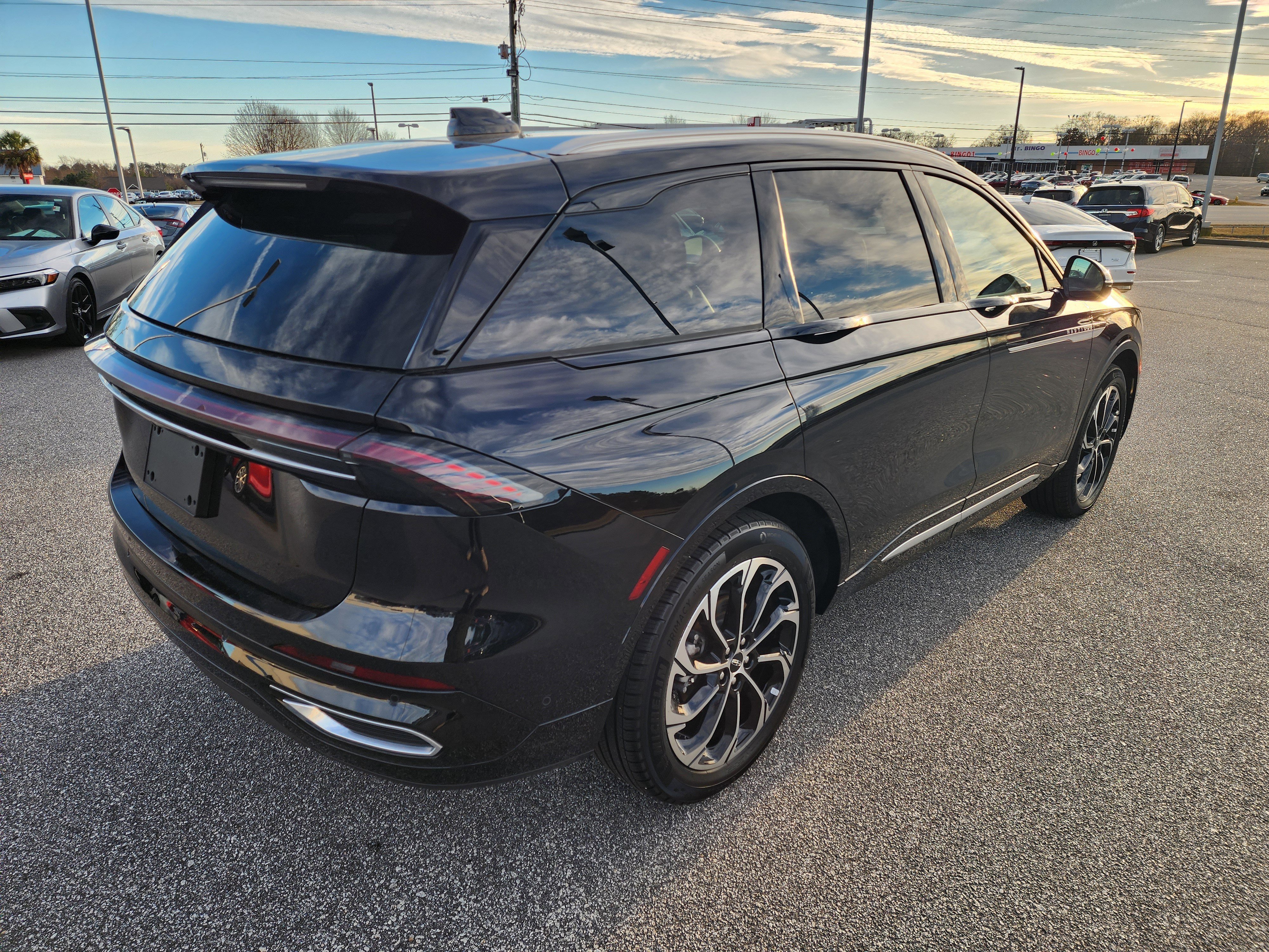 Used 2024 Lincoln Nautilus Reserve image 4