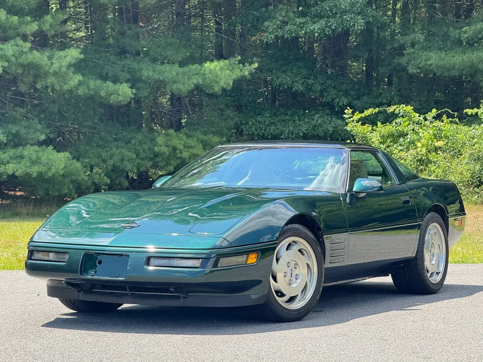 Used 1994 Chevrolet Corvette Coupe RWD image 1