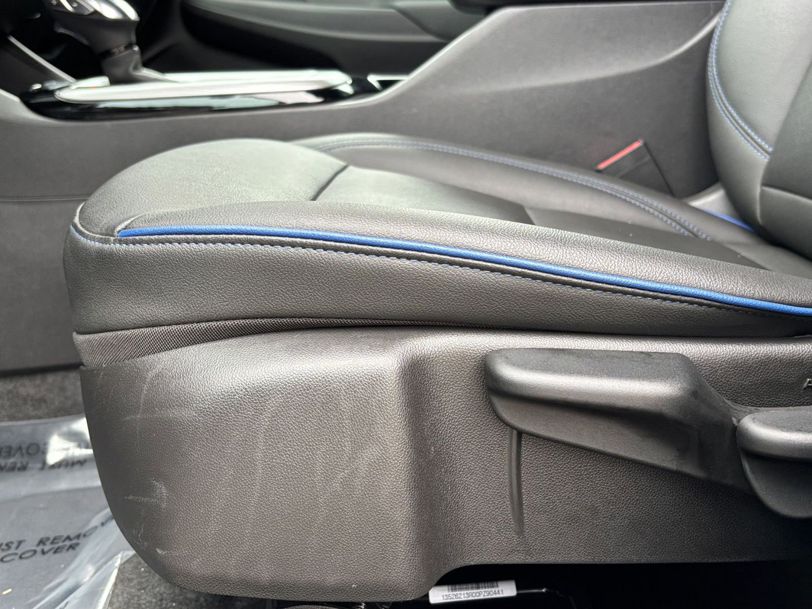 Used 2025 Buick Envista Sport Touring image 23