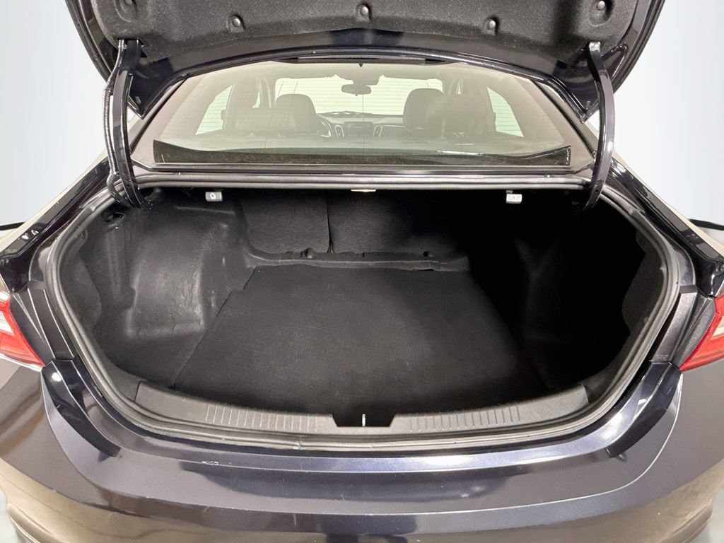 Used 2023 Chevrolet Malibu LT FWD image 28