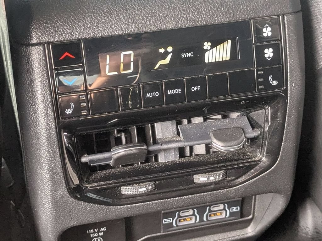 Certified 2022 Jeep Grand Cherokee L Limited w/ Luxury Tech Group II AWD/4WD image 28