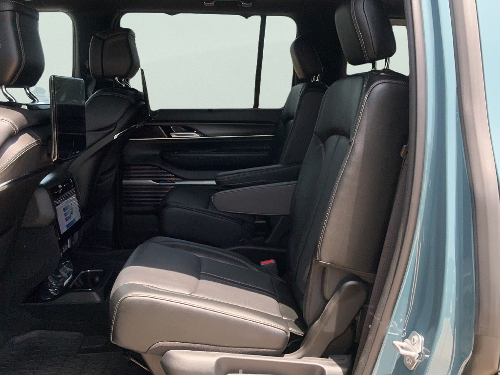 New 2026 Jeep Grand Wagoneer Summit w/ Rear Seat Video Group I AWD/4WD image 16