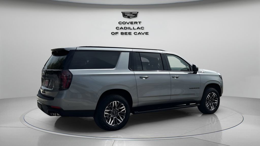 Used 2025 Chevrolet Suburban Z71 image 10