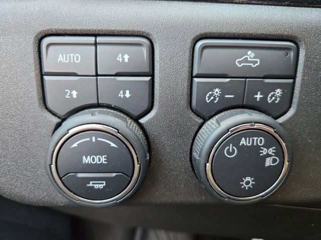 Used 2023 Chevrolet Silverado 1500 LT image 30