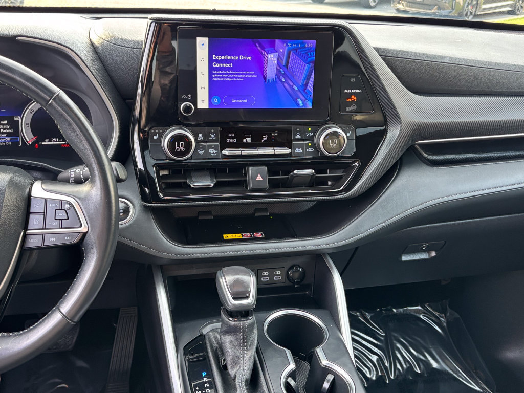 Certified 2025 Toyota Highlander XSE AWD/4WD image 23