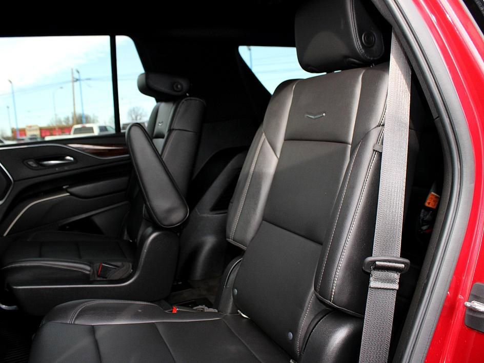 Used 2022 Cadillac Escalade Luxury image 32