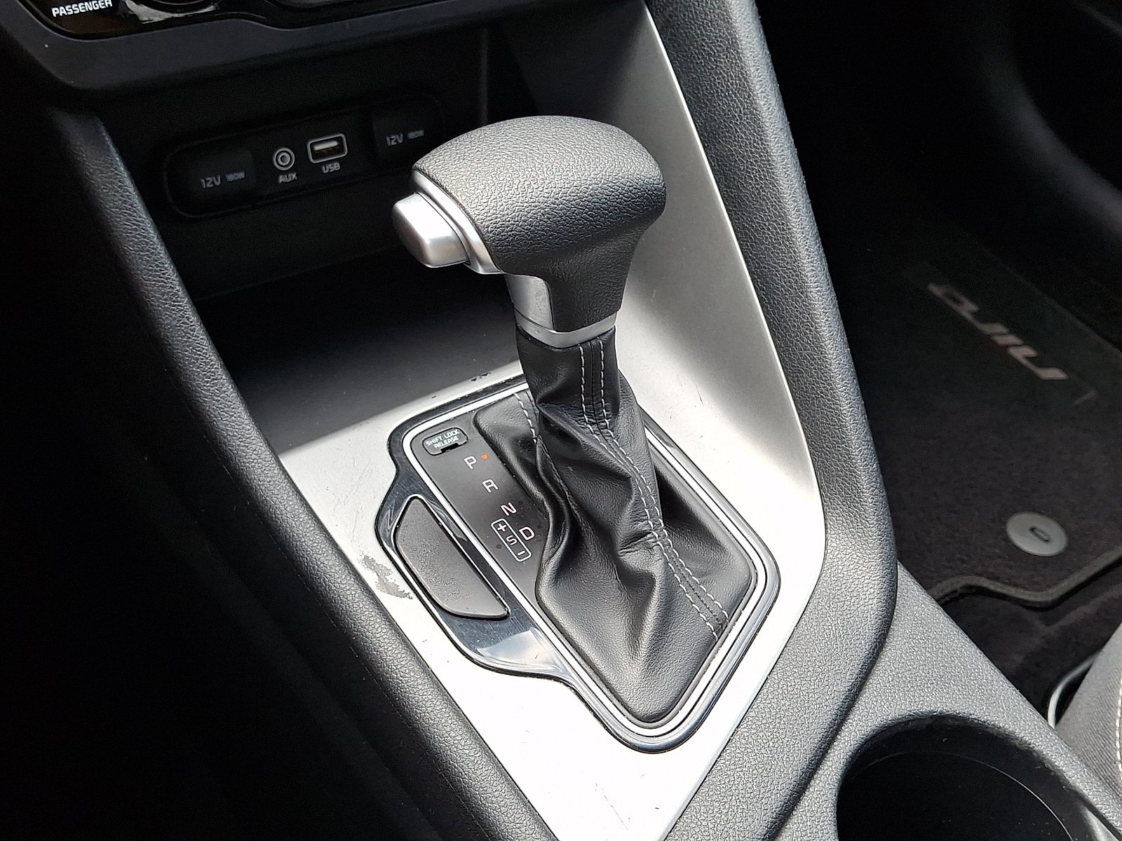 Used 2019 Kia Niro FE FWD image 15