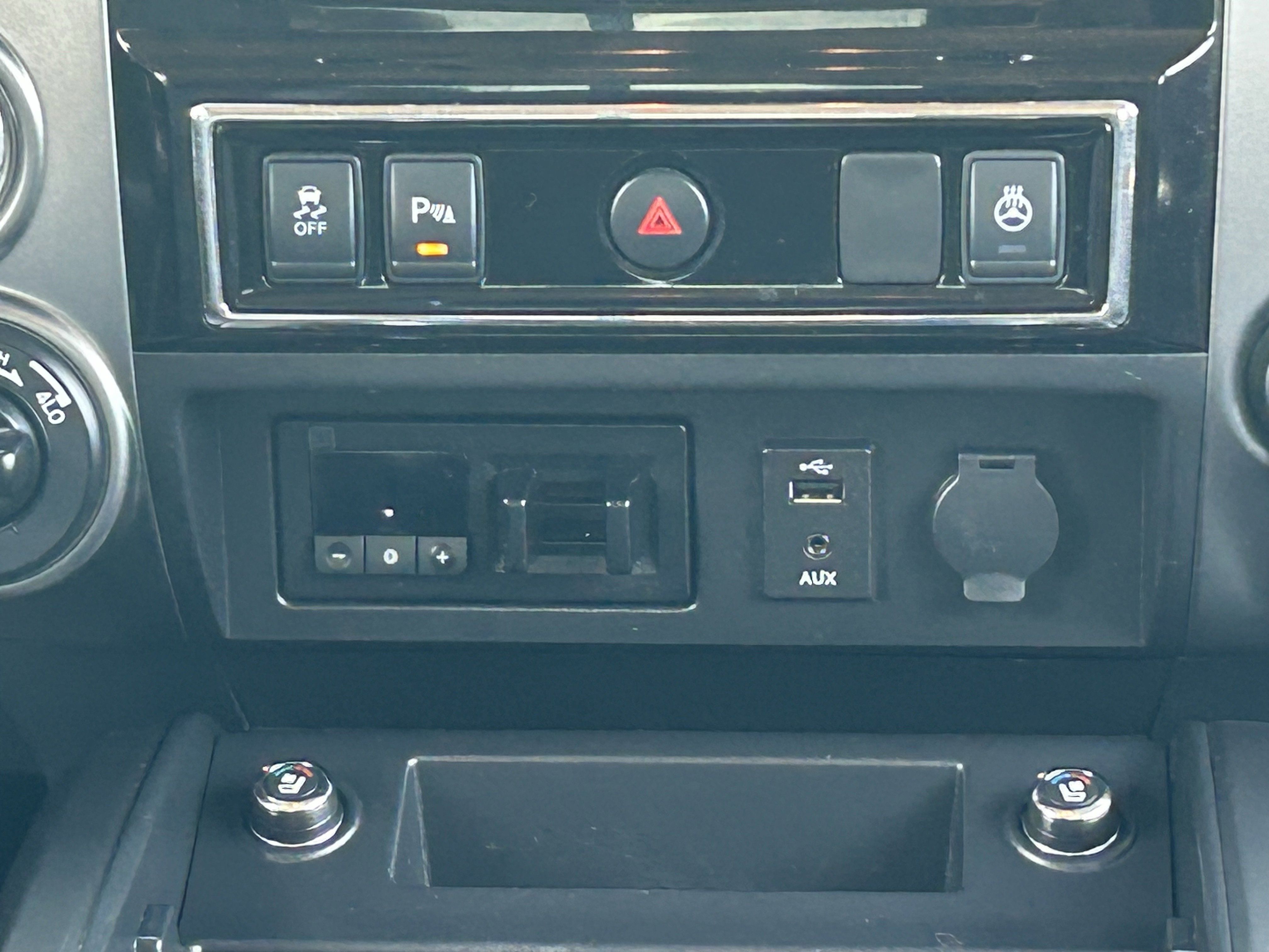 Used 2016 Nissan Titan Platinum Reserve AWD/4WD image 21