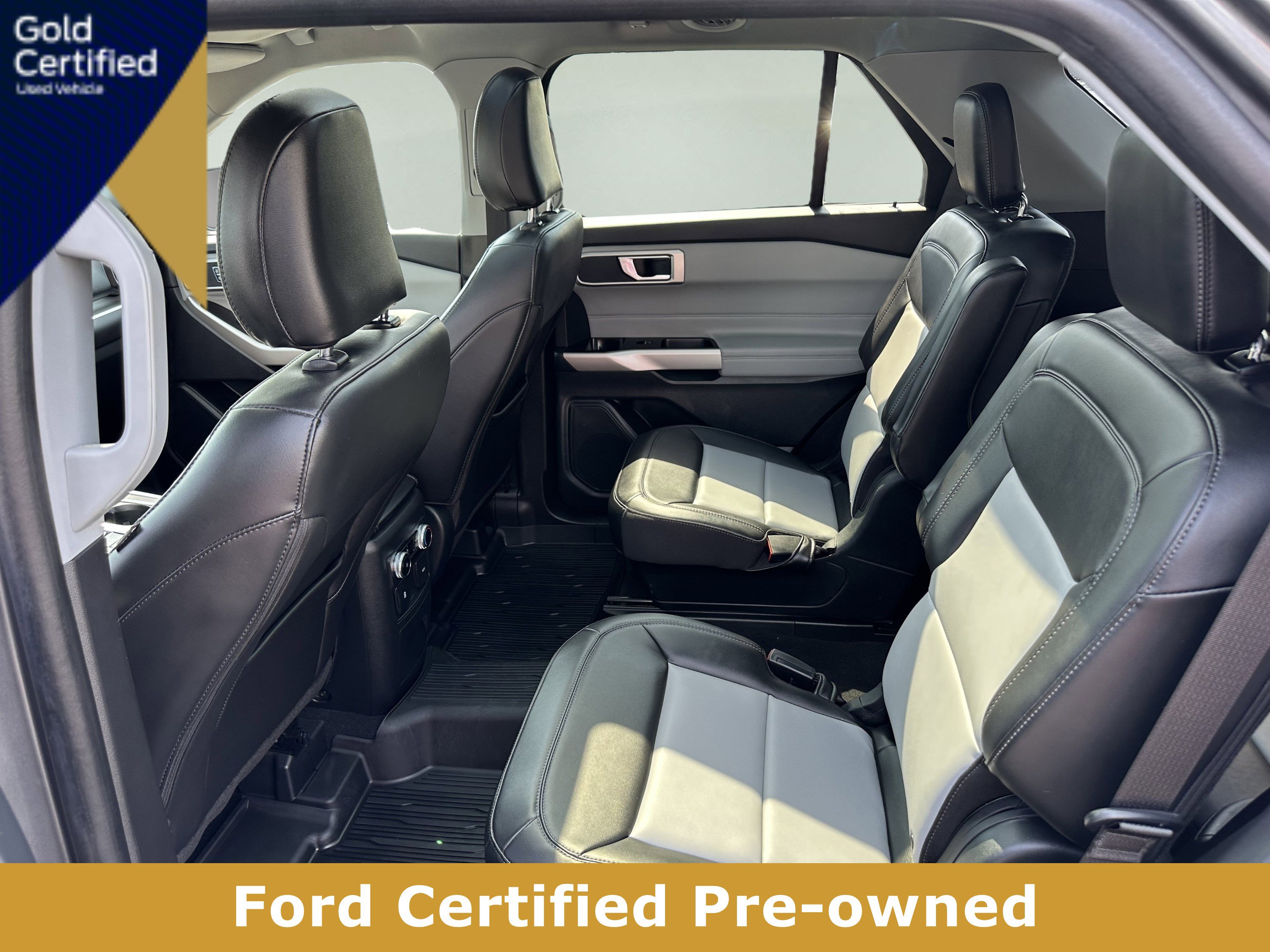 Used 2023 Ford Explorer XLT w/ Equipment Group 202A image 10