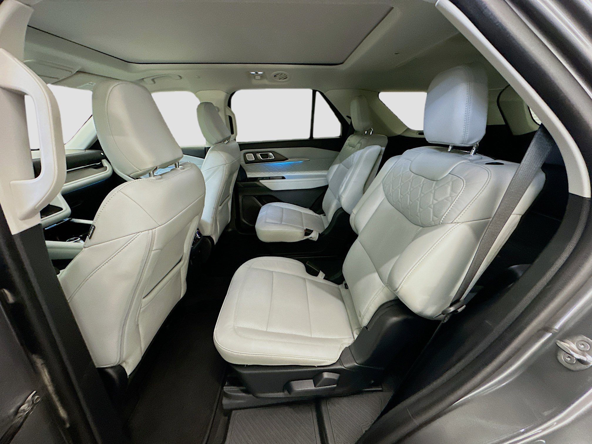 Used 2025 Ford Explorer Platinum w/ LUX Leather Package image 29