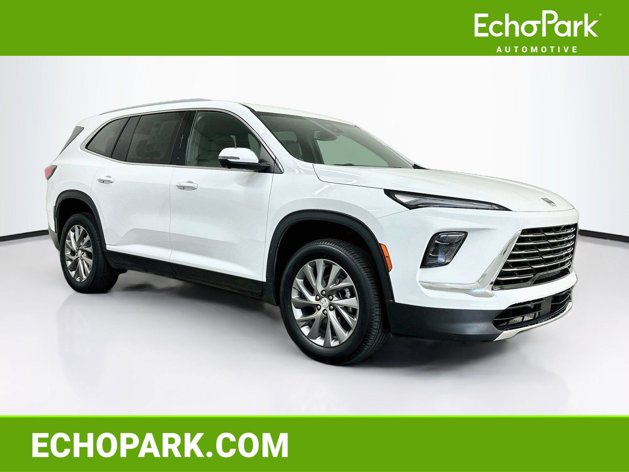 Used 2025 Buick Enclave Preferred AWD/4WD image 1