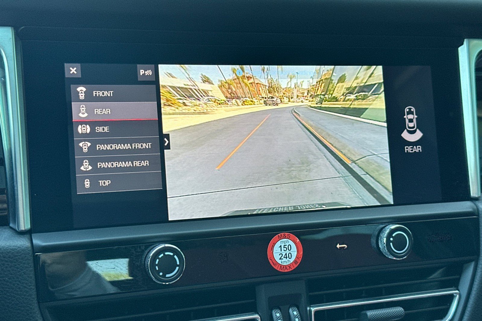 Certified 2024 Porsche Macan AWD/4WD image 20