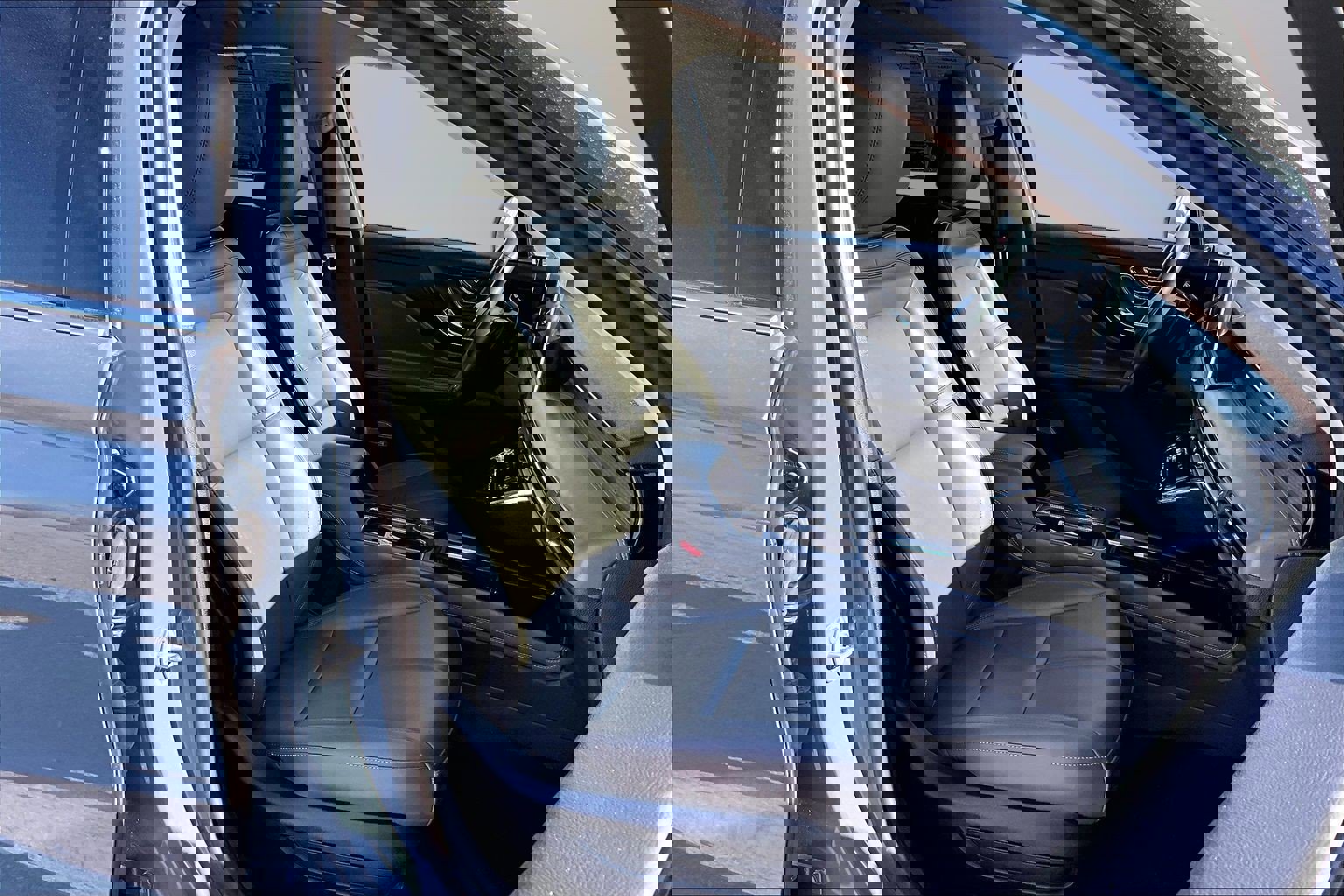 Used 2023 Lincoln Corsair AWD image 7