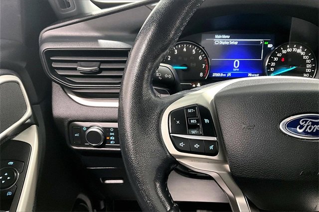 Used 2021 Ford Explorer XLT image 11