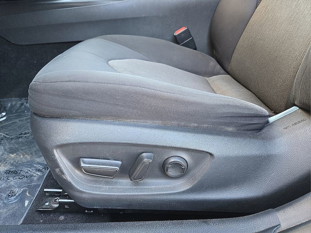 Used 2021 Toyota Camry LE image 23