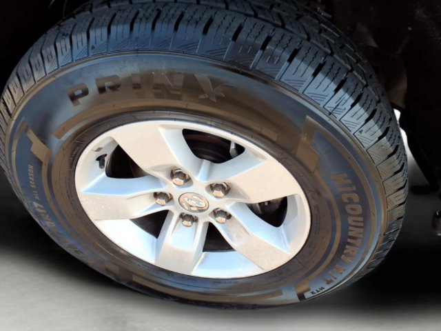 Used 2024 RAM 1500 Classic SLT AWD/4WD image 8