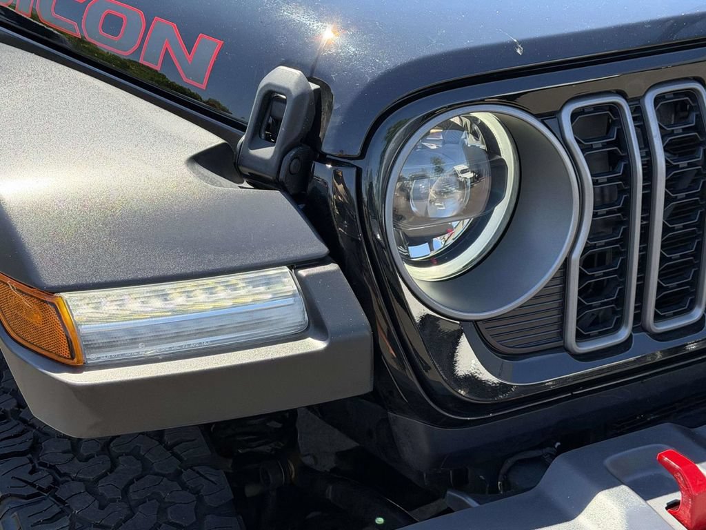Used 2025 Jeep Wrangler Unlimited Rubicon w/ Safety Group AWD/4WD image 12